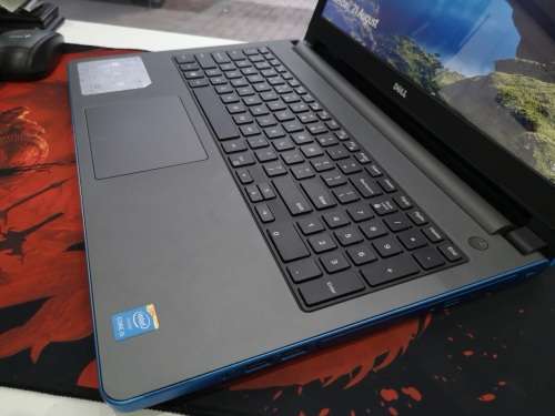 **limited edition**DELL INSPIRON 5558*i5-5250U*4gb RAM*1000GB HDD*METALLIC BLUE*WAVES